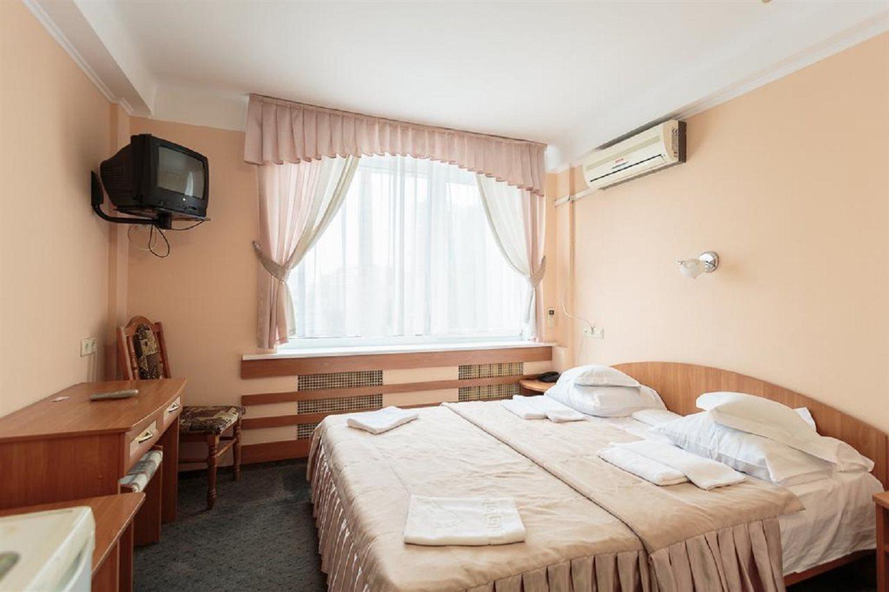 Druzhba Service Hotel Киев Экстерьер фото