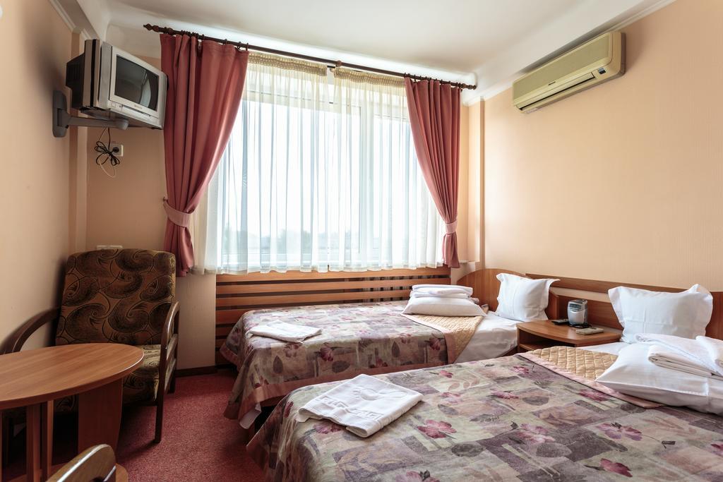Druzhba Service Hotel Киев Экстерьер фото
